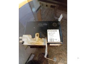 Gebruikte Computer Body Control Hyundai H-300 2.5 CRDi Prijs € 50,00 Margeregeling aangeboden door Umit Sloperij