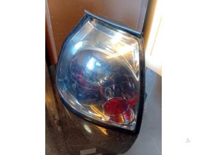 Gebruikte Achterlicht links Volkswagen Golf V (1K1) 1.9 TDI 4Motion Prijs € 30,00 Margeregeling aangeboden door Umit Sloperij