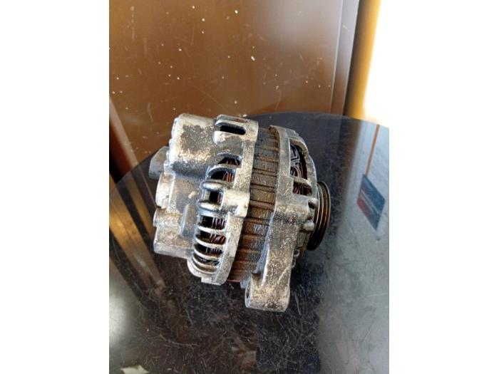 Gebruikte Dynamo Chrysler PT Cruiser 2.0 16V Prijs € 25,00 Margeregeling aangeboden door Umit Sloperij