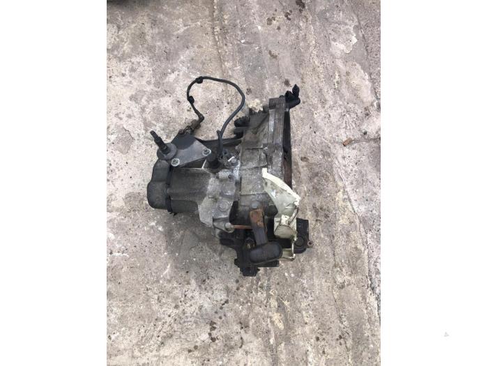 Gebruikte Versnellingsbak Citroen C4 Berline (LC) 1.4 16V Prijs € 120,00 Margeregeling aangeboden door Umit Sloperij