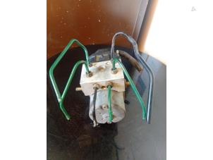 Gebruikte ABS Pomp Renault Scénic I (JA) 2.0 16V IDE Prijs € 30,00 Margeregeling aangeboden door Umit Sloperij