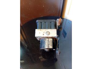 Gebruikte ABS Pomp Peugeot 206 SW (2E/K) 1.6 16V Prijs € 30,00 Margeregeling aangeboden door Umit Sloperij