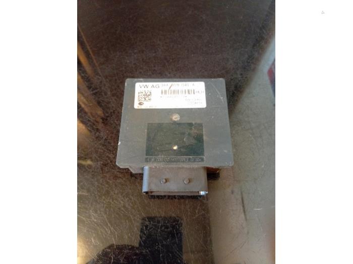 Gebruikte Central electronic module Volkswagen Caddy IV 2.0 TDI 102 Prijs € 30,00 Margeregeling aangeboden door Umit Sloperij