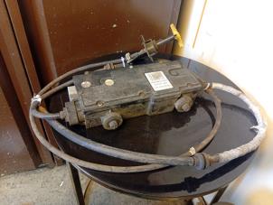 Gebruikte Handrem motor Renault Scénic II (JM) 2.0 16V Turbo Prijs € 200,00 Margeregeling aangeboden door Umit Sloperij