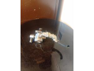 Gebruikte Benzinepomp Ford B-Max (JK8) 1.0 EcoBoost 12V 125 Prijs € 90,00 Margeregeling aangeboden door Umit Sloperij