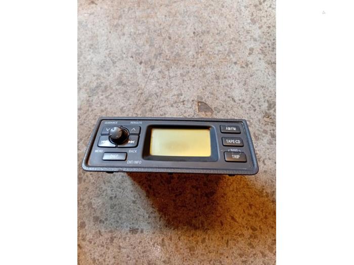 Gebruikte Display Interieur Toyota Yaris (P1) 1.3 16V VVT-i Prijs € 40,00 Margeregeling aangeboden door Umit Sloperij
