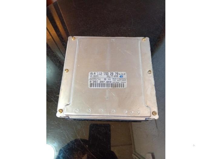 Computer Motormanagement van een Mercedes-Benz C (W203) 3.2 C-320 V6 18V 2000