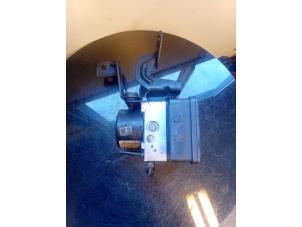 Gebruikte ABS Pomp Ford Fiesta 6 (JA8) 1.4 16V Prijs € 125,00 Margeregeling aangeboden door Umit Sloperij