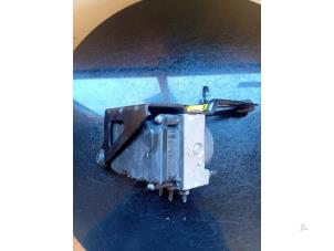 Gebruikte ABS Pomp Renault Kangoo Express (FW) 1.5 dCi 70 Prijs € 100,00 Margeregeling aangeboden door Umit Sloperij