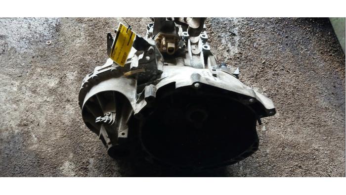 Gebruikte Versnellingsbak Ford Transit Prijs € 600,00 Margeregeling aangeboden door Umit Sloperij