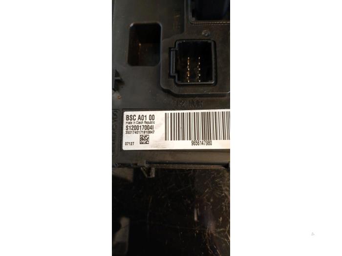 Module Bodycontrol van een Peugeot 307 SW (3H) 2.0 16V 2007