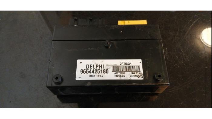 Gebruikte Computer Motormanagement Peugeot 307 (3A/C/D) 2.0 16V Prijs € 75,00 Margeregeling aangeboden door Umit Sloperij