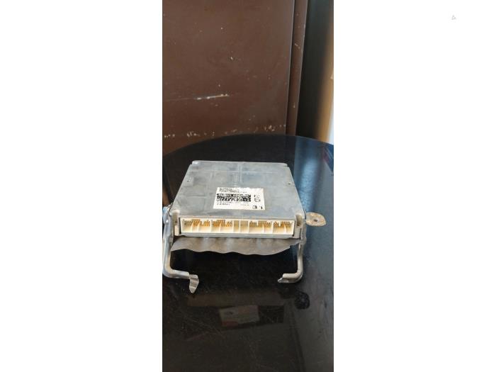 Gebruikte Computer Motormanagement Toyota Corolla Wagon (E12) 2.0 D-4D 16V 90 Prijs € 75,00 Margeregeling aangeboden door Umit Sloperij