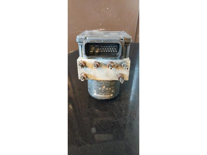 Gebruikte ABS Computer Citroen C5 III Berline (RD) 2.0 16V Prijs € 50,00 Margeregeling aangeboden door Umit Sloperij