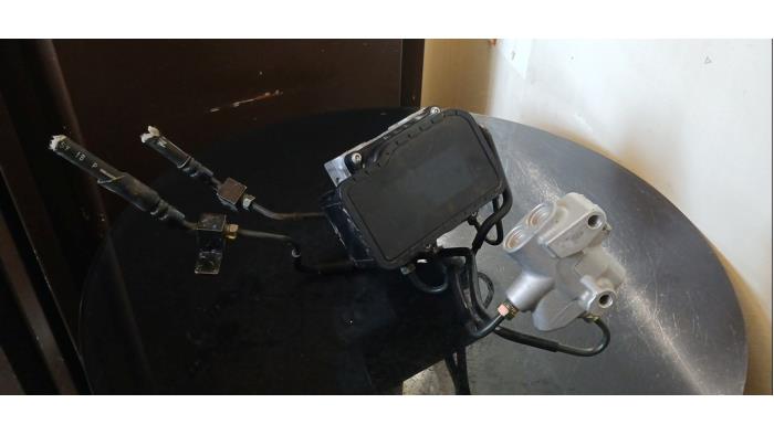 ABS Pomp van een Honda Jazz (GE6/GE8/GG/GP) 1.4 VTEC 16V 2012