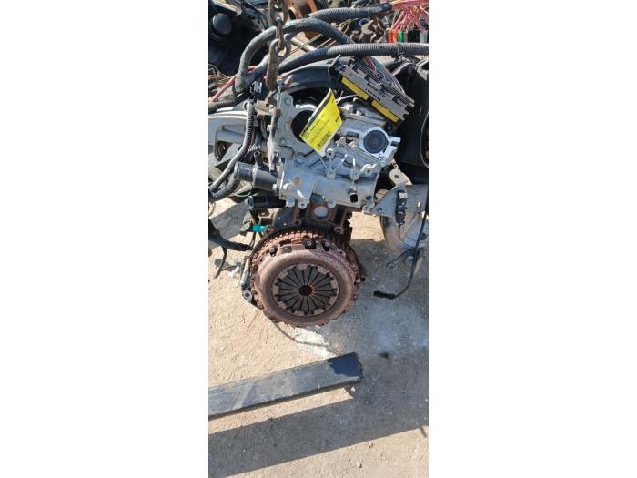 Motor van een Renault Scénic I (JA) 1.6 16V Bifuel 2003