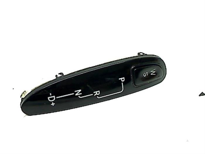 Gebruikte Display Interieur Mercedes C (W203) 1.8 C-180K 16V Prijs € 30,00 Margeregeling aangeboden door Autohandel & Demontage Weteringbrug