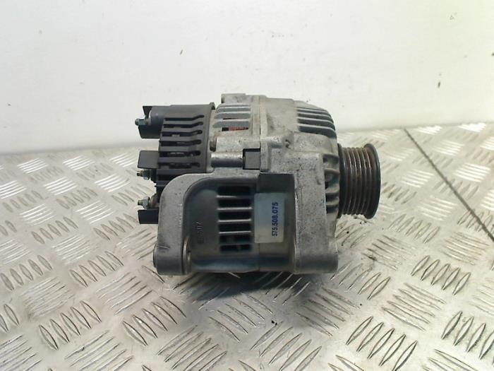 Gebruikte Dynamo Renault Laguna I Grandtour (K56) 1.8 RN,RT Prijs € 30,00 Margeregeling aangeboden door Autohandel & Demontage Weteringbrug