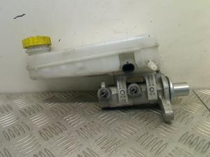 Gebruikte Hoofdremcilinder Peugeot Boxer (U9) 2.0 BlueHDi 130 Prijs € 50,00 Margeregeling aangeboden door Autohandel & Demontage Weteringbrug