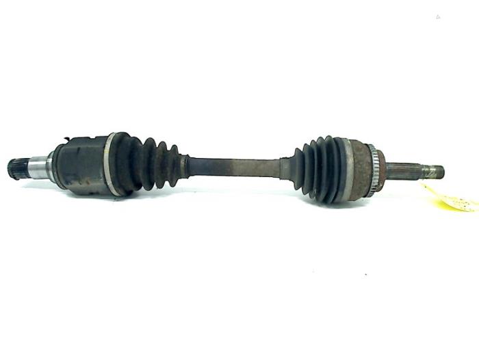 Gebruikte Steekas links-voor Toyota Corolla Verso (R10/11) 2.0 D-4D 16V Prijs € 50,00 Margeregeling aangeboden door Autohandel & Demontage Weteringbrug