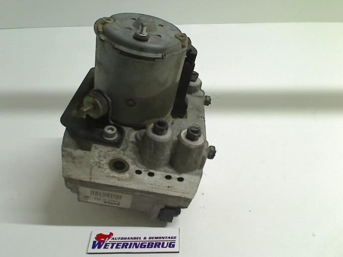 Gebruikte ABS Pomp Peugeot Partner 1.4 Prijs € 50,00 Margeregeling aangeboden door Autohandel & Demontage Weteringbrug