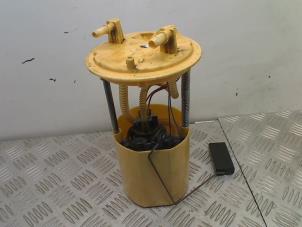 Gebruikte Tank element Pomp Fiat 500 (312) 1.3 MJTD 16V Prijs € 30,00 Margeregeling aangeboden door Autohandel & Demontage Weteringbrug