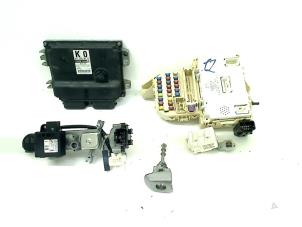 Gebruikte Contactslot + computer Suzuki Swift (ZA/ZC/ZD1/2/3/9) 1.3 VVT 16V Prijs € 100,00 Margeregeling aangeboden door Autohandel & Demontage Weteringbrug