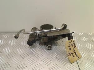 Gebruikte Gasklephuis Opel Vectra B (36) 1.8 16V Ecotec Prijs € 20,00 Margeregeling aangeboden door Autohandel & Demontage Weteringbrug