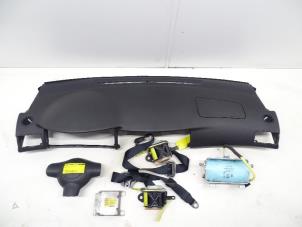 Gebruikte Airbag set Toyota Corolla (E12) 1.4 16V VVT-i Prijs € 350,00 Margeregeling aangeboden door Autohandel & Demontage Weteringbrug