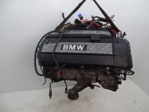 Gebruikte Motor BMW 3 serie Touring (E46/3) 320i 24V Prijs € 500,00 Margeregeling aangeboden door Autohandel & Demontage Weteringbrug