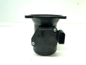 Gebruikte Luchthoeveelheidsmeter Volkswagen Golf IV (1J1) 1.6 Prijs € 30,00 Margeregeling aangeboden door Autohandel & Demontage Weteringbrug