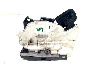 Gebruikte Deurslot Cilinder links Volkswagen Polo V (6R) 1.2 TDI 12V BlueMotion Prijs € 20,00 Margeregeling aangeboden door Autohandel & Demontage Weteringbrug