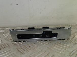 Gebruikte Display Interieur Audi Q7 (4LB) 3.0 TDI V6 24V Prijs € 20,00 Margeregeling aangeboden door Autohandel & Demontage Weteringbrug