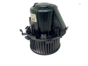 Gebruikte Kachel Ventilatiemotor Citroen C5 III Tourer (RW) 1.6 16V THP 155 Prijs € 30,00 Margeregeling aangeboden door Autohandel & Demontage Weteringbrug