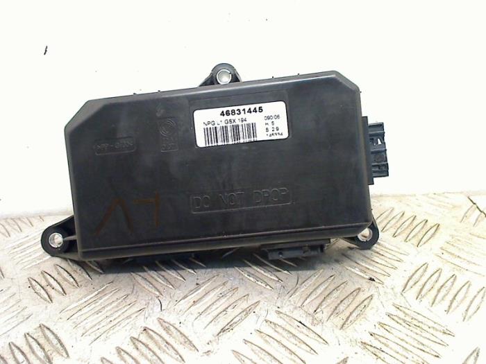 Gebruikte Computer Diversen Fiat Croma (194) 1.8 MPI 16V Prijs € 30,00 Margeregeling aangeboden door Autohandel & Demontage Weteringbrug