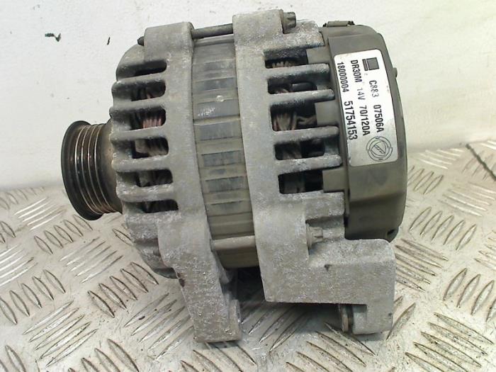 Gebruikte Dynamo Fiat Croma (194) 1.8 MPI 16V Prijs € 30,00 Margeregeling aangeboden door Autohandel & Demontage Weteringbrug