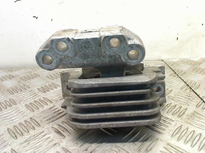 Gebruikte Motorsteun Peugeot 207/207+ (WA/WC/WM) 1.6 16V VTi Prijs € 20,00 Margeregeling aangeboden door Autohandel & Demontage Weteringbrug
