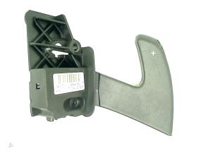 Gebruikte Schakelflipper set Citroen C4 Picasso (UD/UE/UF) 2.0 16V Autom. Prijs € 30,00 Margeregeling aangeboden door Autohandel & Demontage Weteringbrug