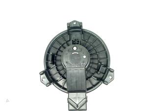 Gebruikte Kachel Ventilatiemotor Suzuki Swift (ZA/ZC/ZD1/2/3/9) 1.3 VVT 16V Prijs € 20,00 Margeregeling aangeboden door Autohandel & Demontage Weteringbrug