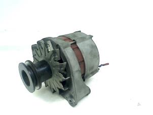 Gebruikte Dynamo Audi 80 (B3) 1.8 S Prijs € 50,00 Margeregeling aangeboden door Autohandel & Demontage Weteringbrug