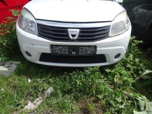 Gebruikte Voorbumper Dacia Sandero I (BS) 1.4 Prijs € 100,00 Margeregeling aangeboden door Autohandel & Demontage Weteringbrug