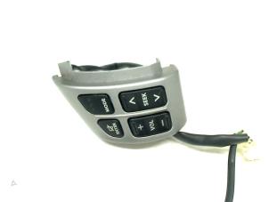 Gebruikte Radiobediening Stuur Suzuki Swift (ZA/ZC/ZD1/2/3/9) 1.3 VVT 16V Prijs € 20,00 Margeregeling aangeboden door Autohandel & Demontage Weteringbrug
