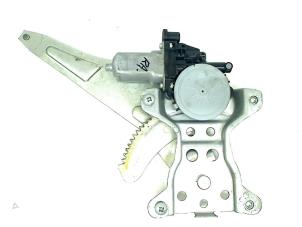 Gebruikte Ruitmechaniek 4Deurs rechts-achter Suzuki Swift (ZA/ZC/ZD1/2/3/9) 1.3 VVT 16V Prijs € 15,00 Margeregeling aangeboden door Autohandel & Demontage Weteringbrug