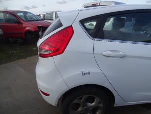 Gebruikte Spatbord rechts-achter Ford Fiesta 6 (JA8) 1.25 16V Prijs op aanvraag aangeboden door Autohandel & Demontage Weteringbrug