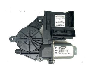 Gebruikte Deurslot Mechaniek 2Deurs links Volkswagen Golf V (1K1) 1.6 FSI 16V Prijs € 20,00 Margeregeling aangeboden door Autohandel & Demontage Weteringbrug