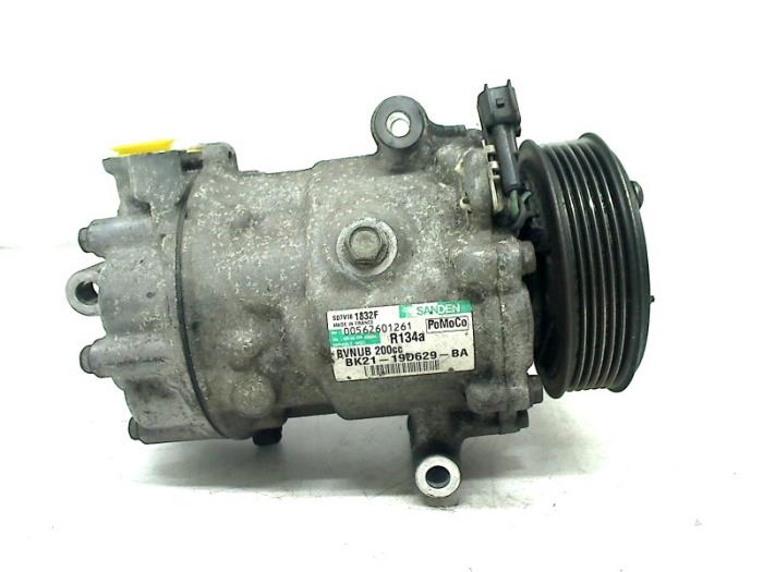 Aircopomp van een Ford Transit 2.2 TDCi 16V 2012