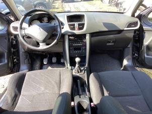 Gebruikte Airbag set + dashboard Peugeot 207/207+ (WA/WC/WM) 1.6 16V Prijs € 200,00 Margeregeling aangeboden door Autohandel & Demontage Weteringbrug