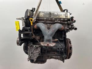 Gebruikte Motor Hyundai Santa Fe I 2.0 16V 4x2 Prijs € 750,00 Margeregeling aangeboden door Autohandel & Demontage Weteringbrug
