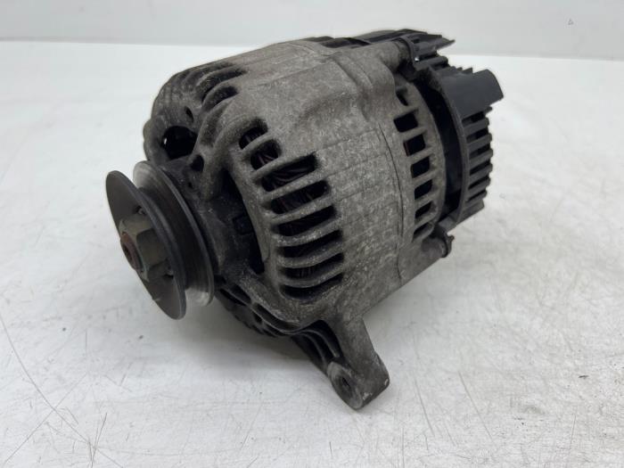Gebruikte Alternator Citroen Saxo 1.0i X Prijs € 30,00 Margeregeling aangeboden door Autohandel & Demontage Weteringbrug