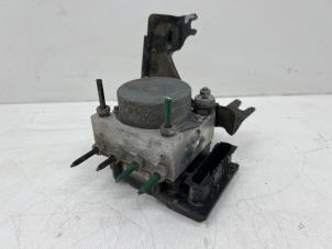 Gebruikte ABS Pomp Renault Clio III (BR/CR) 1.4 16V Prijs € 40,00 Margeregeling aangeboden door Autohandel & Demontage Weteringbrug